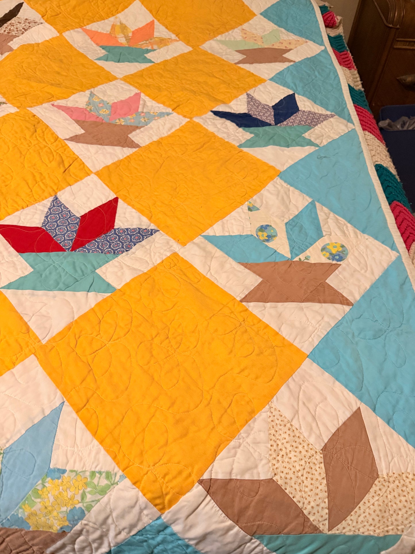 Happy vintage quilt!